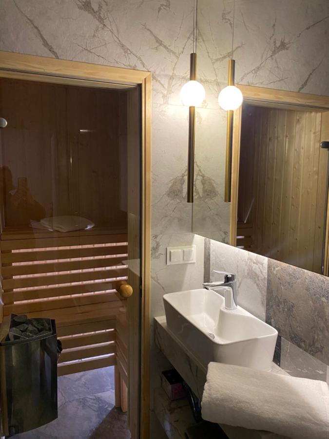 Family Sauna Teznia Apartments: Lakeside Retreat with Private Wellness Kielce Exterior photo