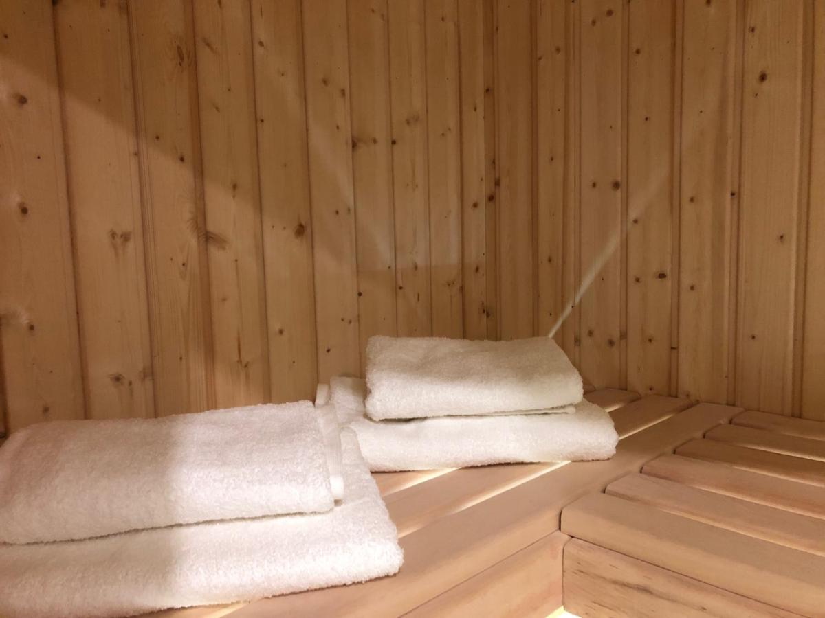 Family Sauna Teznia Apartments: Lakeside Retreat with Private Wellness Kielce Exterior photo